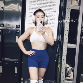 健身萝莉秋姐