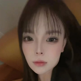 过年不休息的美女